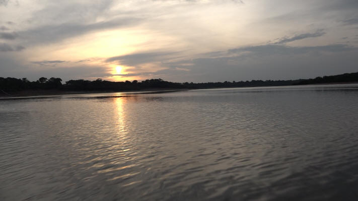 Sonnenuntergang am Rio Negro