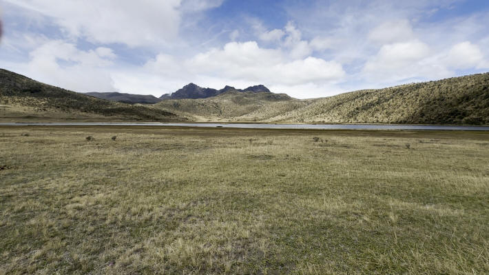 Limpiopungo Lagoon