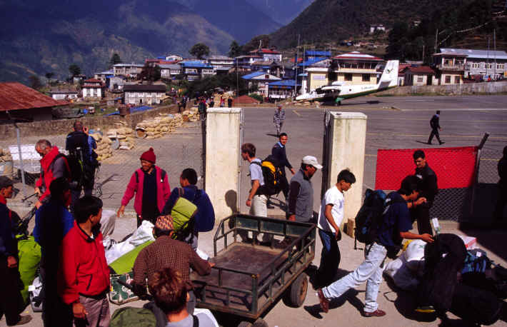 Airport Lukla 9.352 feet