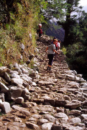 The ascent to Namche Bazar 11.352 feet