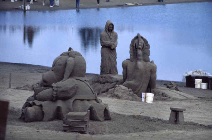 Sandburgenbauten am Harrison Lake