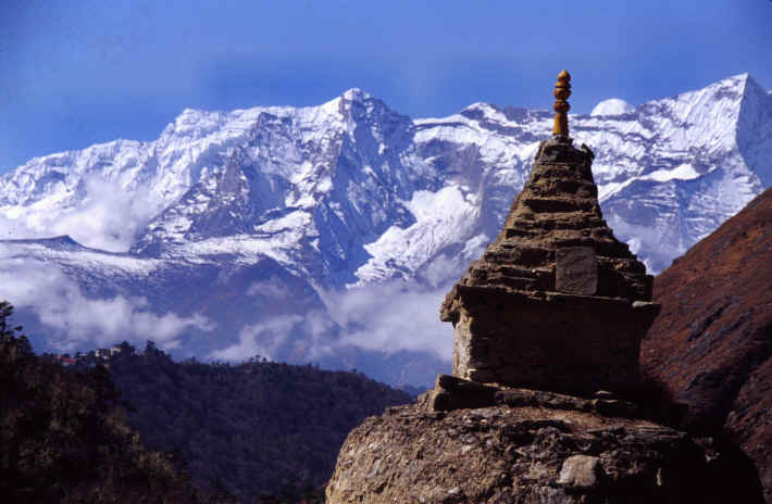 The way to Tengpoche 12.760 feet